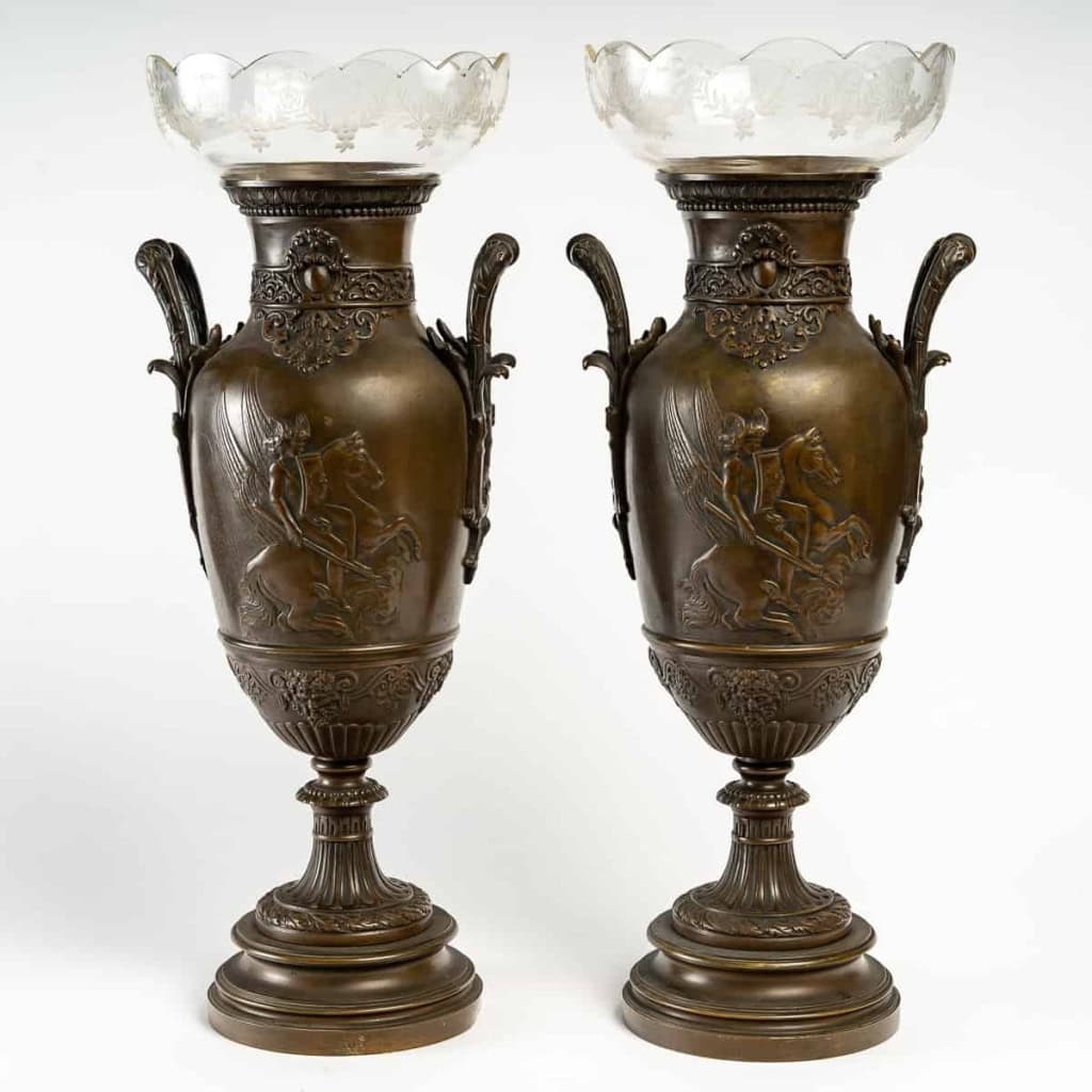 Paire de vases en bronze patiné et intérieur cristal , XIXème siècle | Biron Paire de vases en bronze patiné et intérieur cristal , XIXème siècle