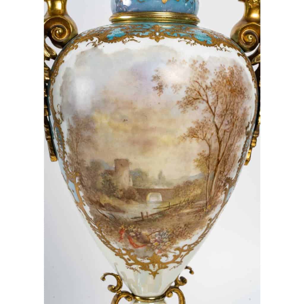 Importante paire de vases multicolores, XIXème siècle | Biron Importante paire de vases multicolores, XIXème siècle