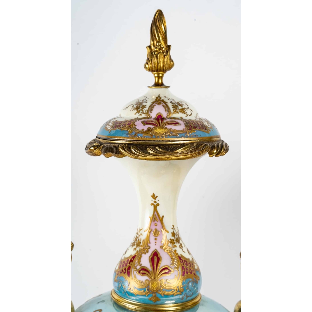 Importante paire de vases multicolores, XIXème siècle | Biron Importante paire de vases multicolores, XIXème siècle