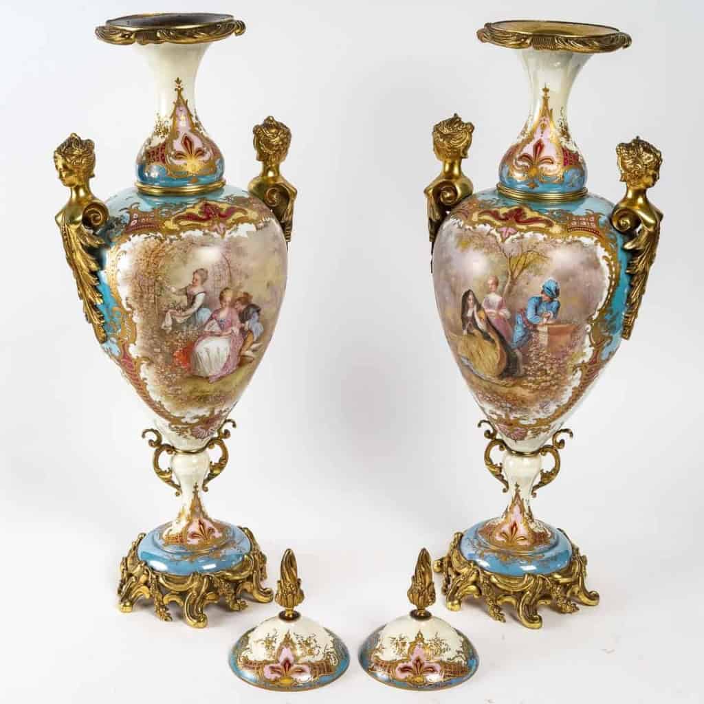 Importante paire de vases multicolores, XIXème siècle | Biron Importante paire de vases multicolores, XIXème siècle