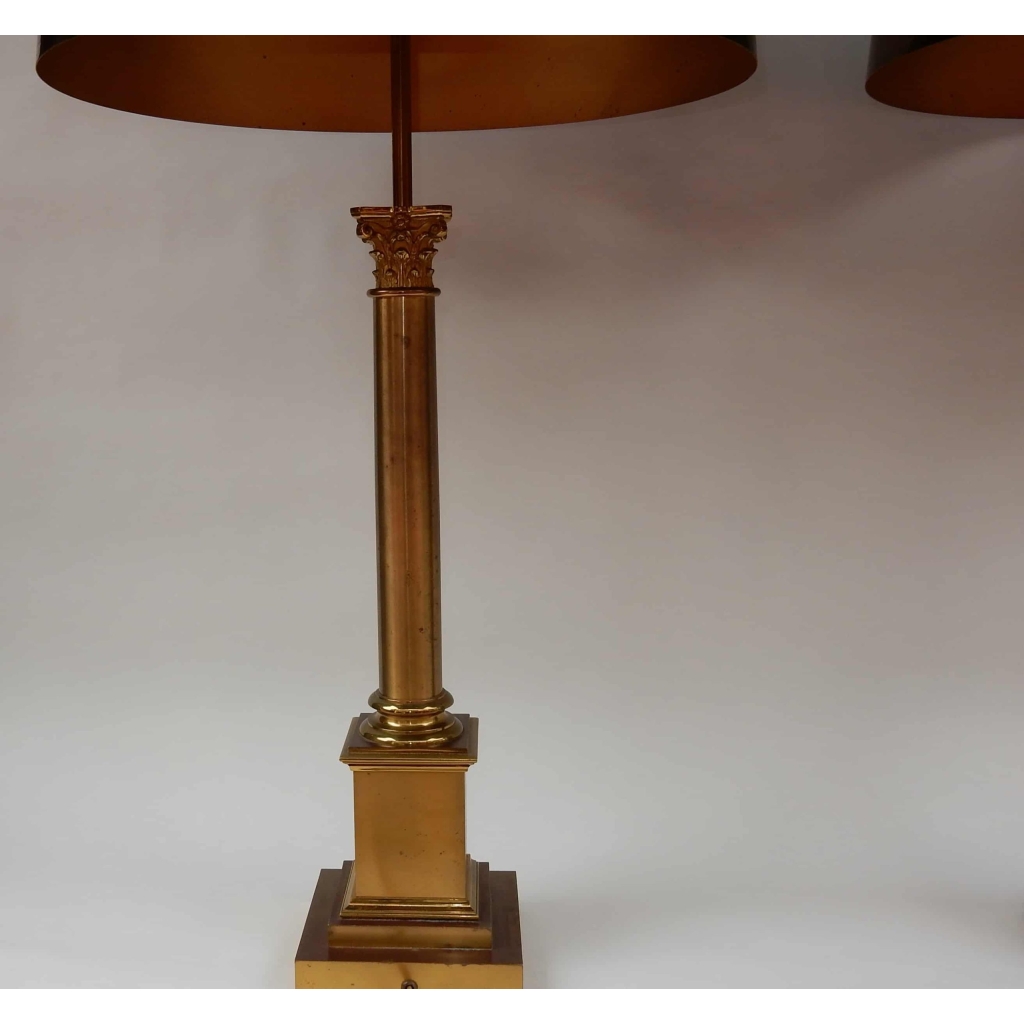 1950/70 Paire de Lampes Aux Colonnes Coryntiennes en Laiton et Bronze Signées Charles