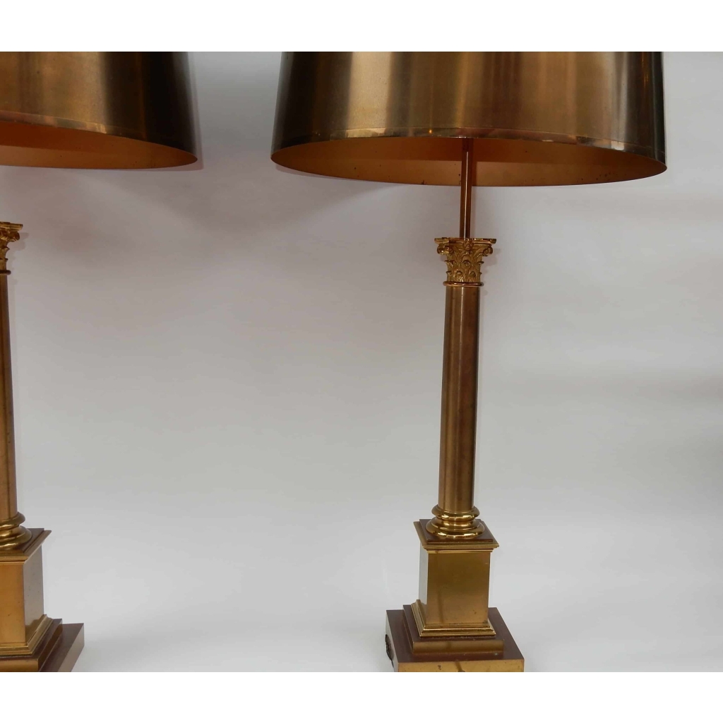 1950/70 Paire de Lampes Aux Colonnes Coryntiennes en Laiton et Bronze Signées Charles