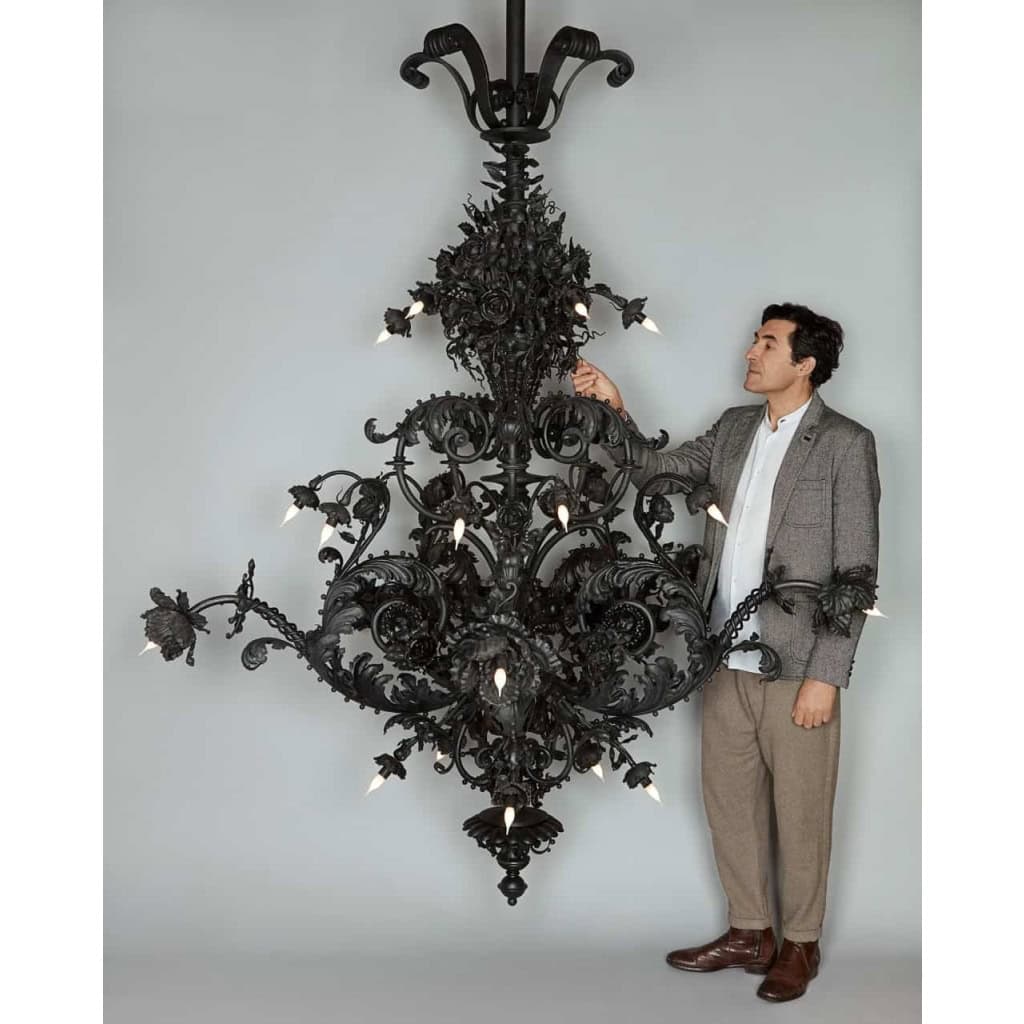 Grand lustre en fer forgé de la fin du 19ème ou début du 20ème siècle | Biron ||||||||||||||||||||
