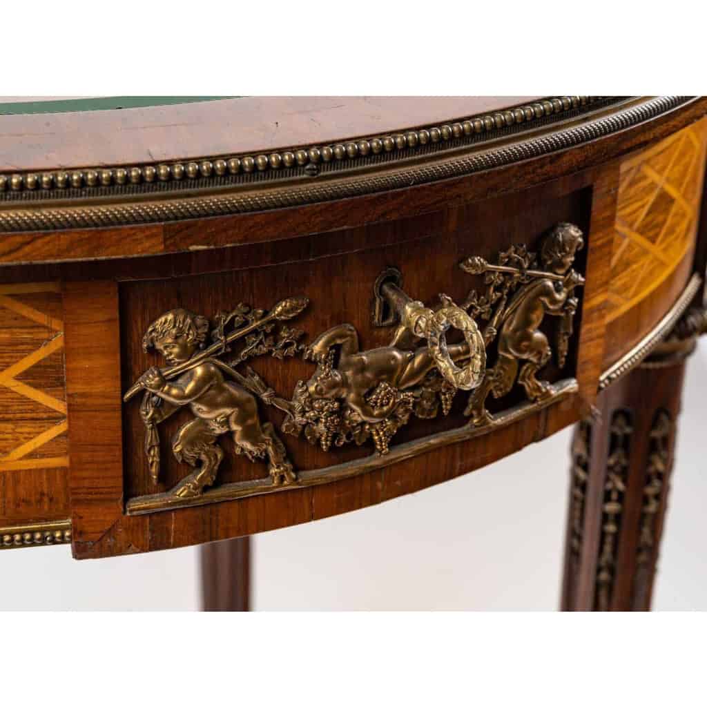 Guéridon en bois et bronze ciselé et doré XIXème siècle