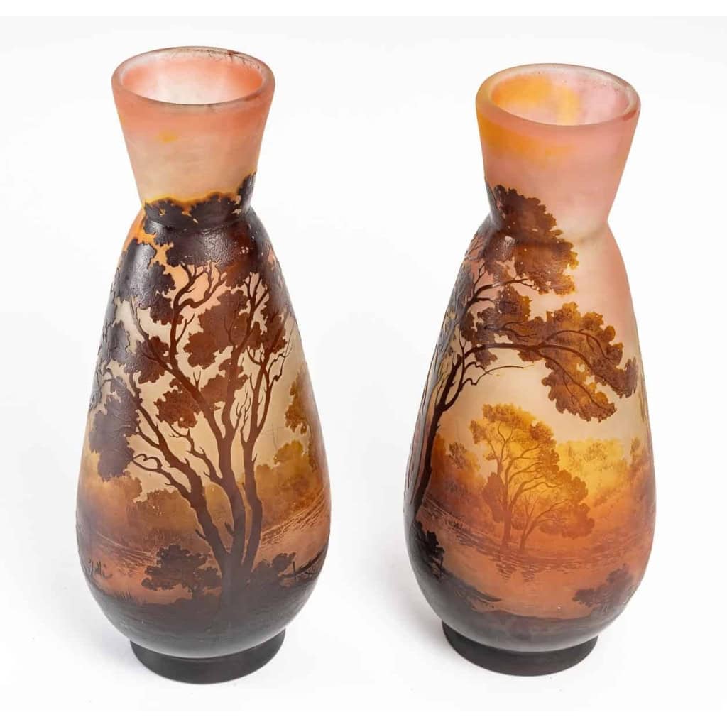 Paire de vases en pate de verre de Gallé, XXème siècle