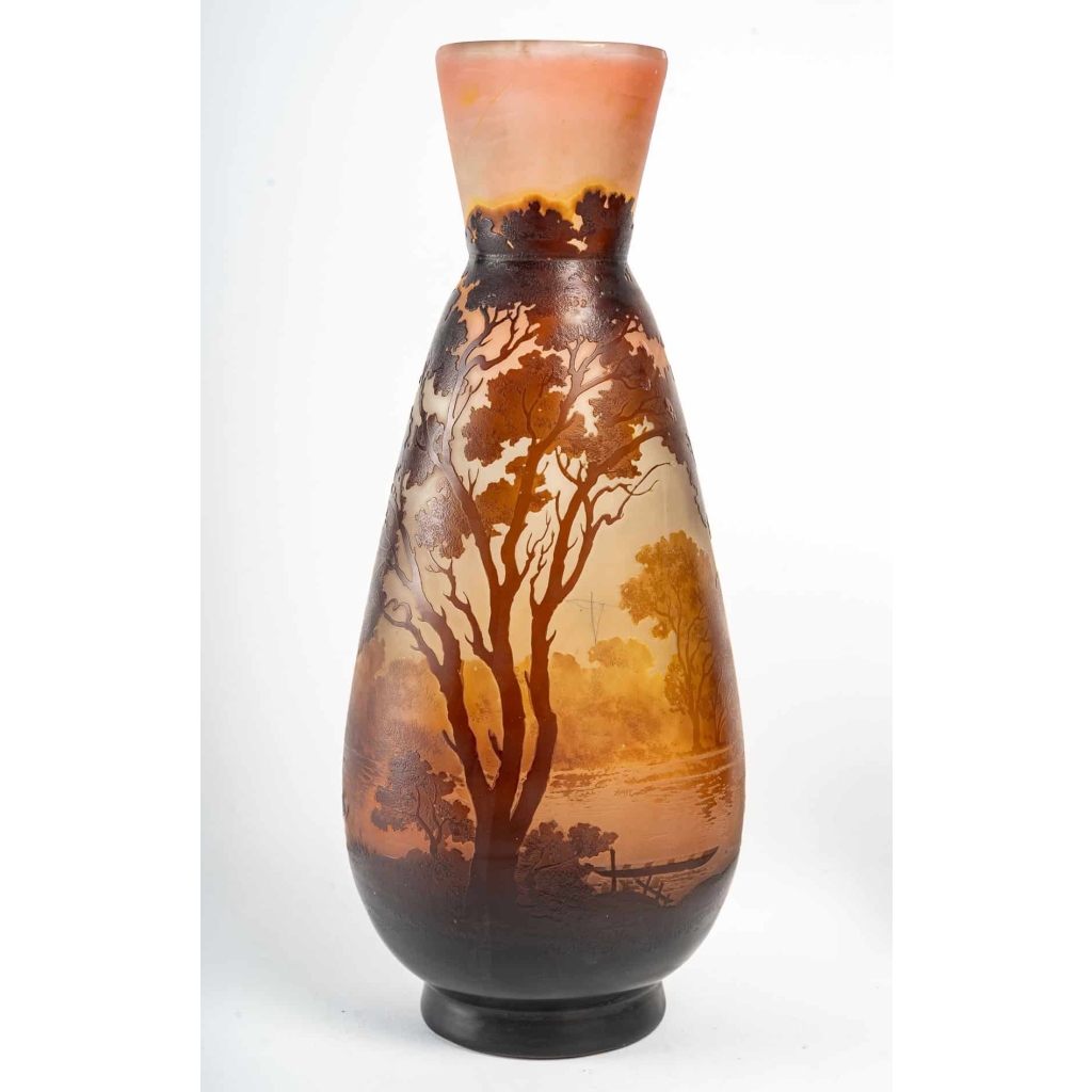 Paire de vases en pate de verre de Gallé, XXème siècle