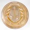 Boîte « Scarabée » verre blanc patiné sépia de René LALIQUE pour Piver | Biron Boîte "Scarabée" verre blanc patiné sépia de René LALIQUE pour Piver