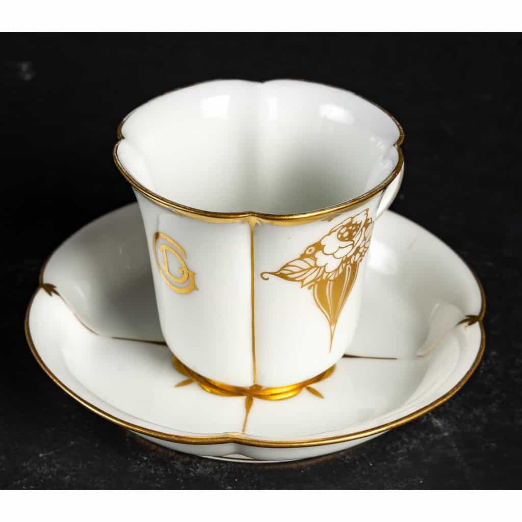 Tasse blanche et or, Sèvres 1930 | Biron Tasse blanche et or, Sèvres 1930