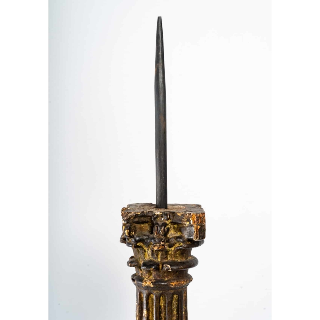 Pique cierge en bois sculpté, XIXème siècle