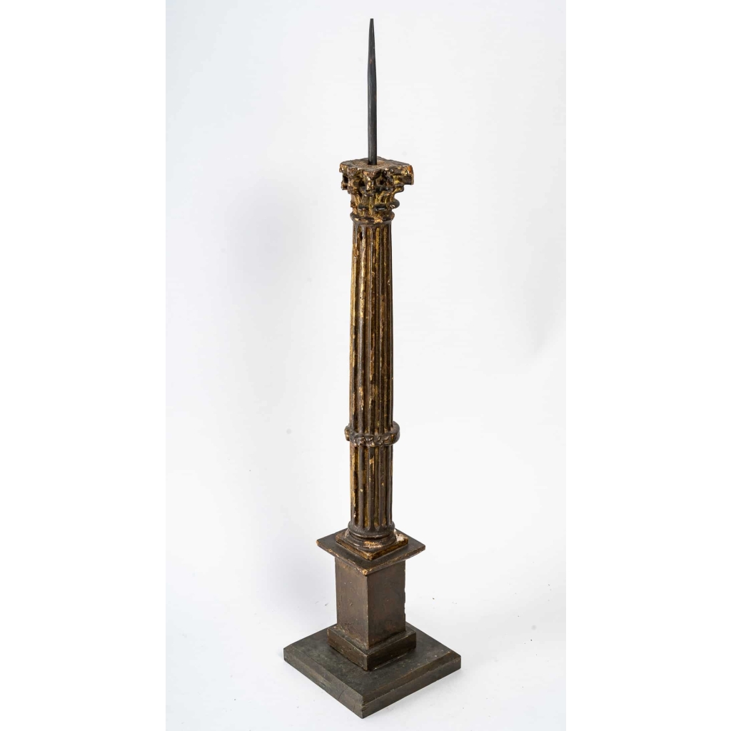 Pique cierge en bois sculpté, XIXème siècle
