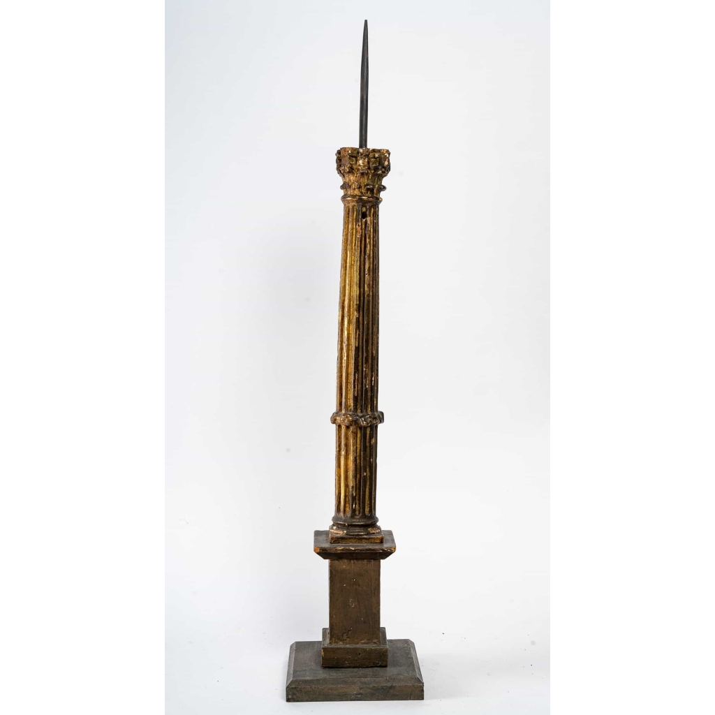 Pique cierge en bois sculpté, XIXème siècle