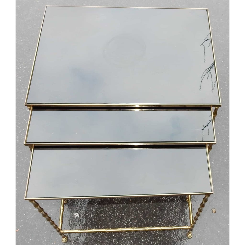 1970′ Tables Gigognes Style Maison Jansen, 3 Plateaux Opaline et Empiètement Bambou et Griffes