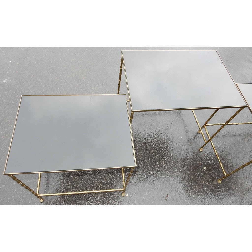 1970′ Tables Gigognes Style Maison Jansen, 3 Plateaux Opaline et Empiètement Bambou et Griffes