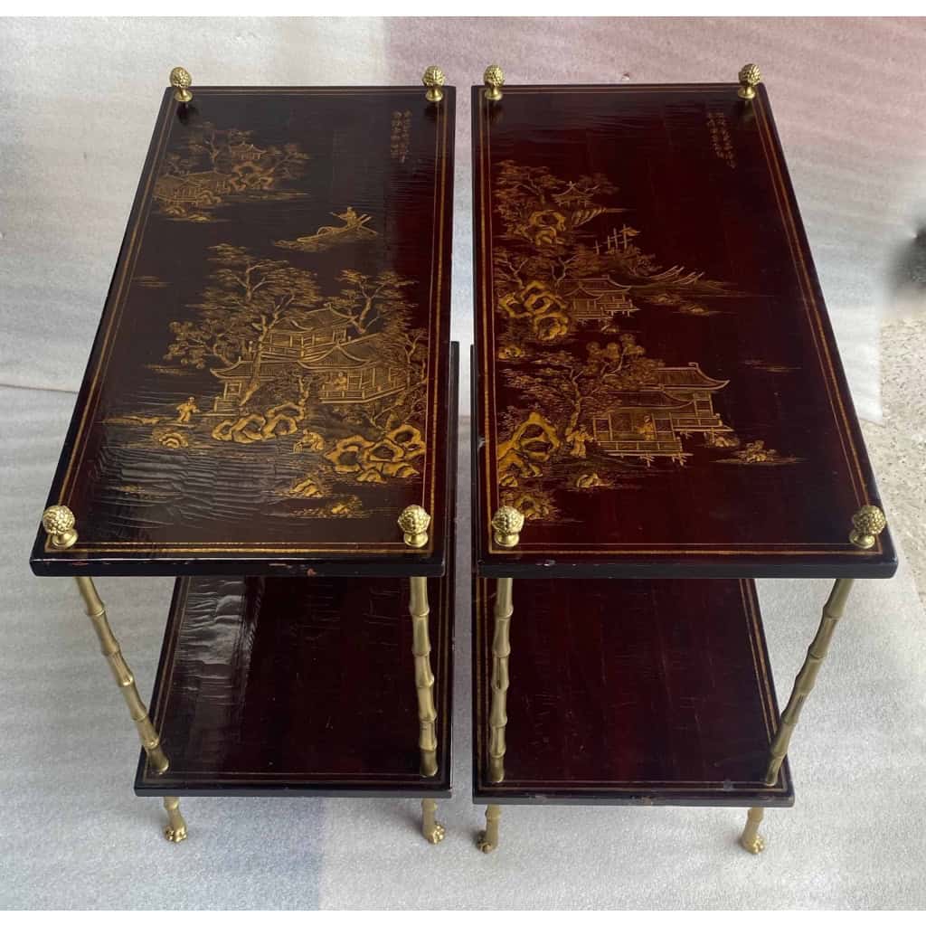 1950′ Paire de Tables Maison Baguès Décor Bambou en Bronze Doré Avec Plateaux Laque de Chine