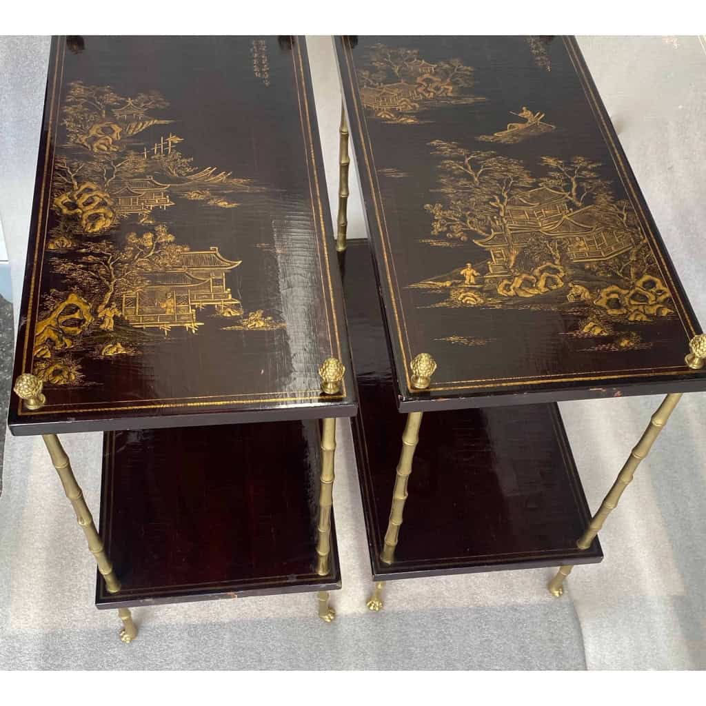 1950′ Paire de Tables Maison Baguès Décor Bambou en Bronze Doré Avec Plateaux Laque de Chine