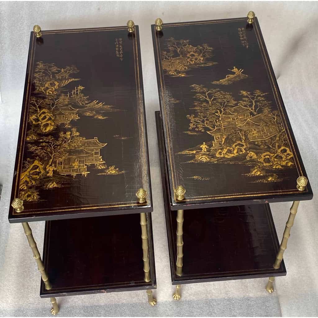 1950′ Paire de Tables Maison Baguès Décor Bambou en Bronze Doré Avec Plateaux Laque de Chine