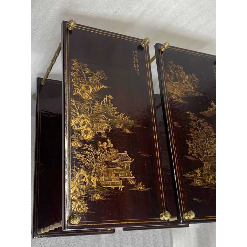 1950′ Paire de Tables Maison Baguès Décor Bambou en Bronze Doré Avec Plateaux Laque de Chine