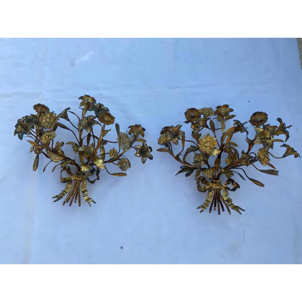 1880′ Paire d’Appliques en Bronze Doré Patiné à Décor Floral 5 Bras de Lumière | Biron |||||||||||