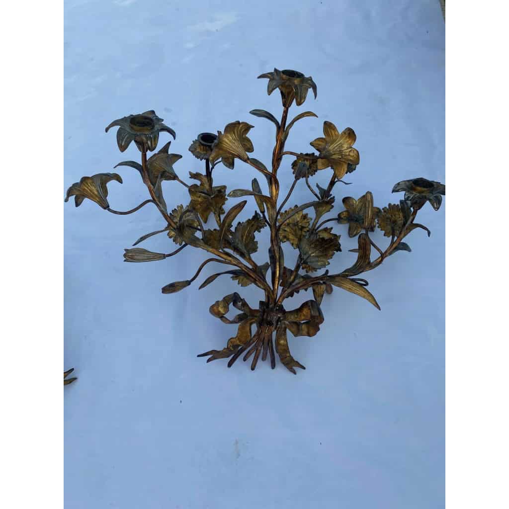 1880′ Paire d’Appliques en Bronze Doré Patiné à Décor Floral 5 Bras de Lumière | Biron 1880′ Paire d’Appliques en Bronze Doré Patiné à Décor Floral 5 Bras de Lumière