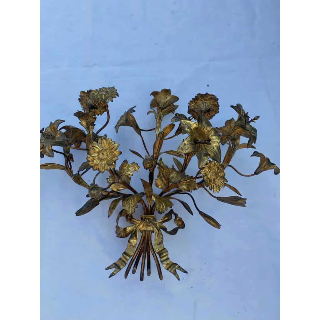 1880′ Paire d’Appliques en Bronze Doré Patiné à Décor Floral 5 Bras de Lumière | Biron 1880′ Paire d’Appliques en Bronze Doré Patiné à Décor Floral 5 Bras de Lumière