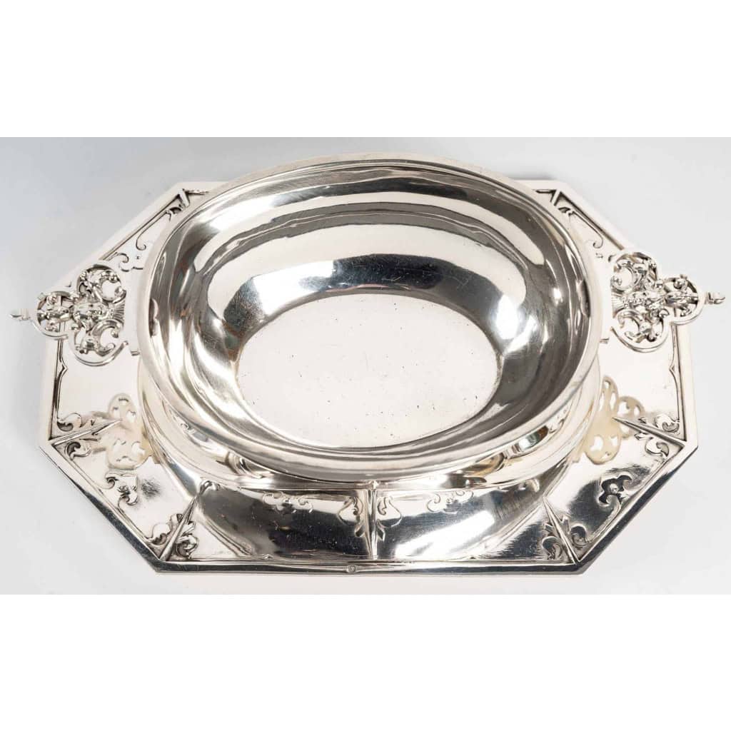 ORFEVRE Cardeilhac – Saucière sur son plateau en argent modèle fer de lance et mascarons XIXe | Biron Cardeilhac – Saucière sur son plateau en argent modèle fer de lance MASCARONS XIXe