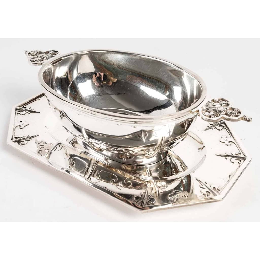 ORFEVRE Cardeilhac – Saucière sur son plateau en argent modèle fer de lance et mascarons XIXe | Biron Cardeilhac – Saucière sur son plateau en argent modèle fer de lance MASCARONS XIXe
