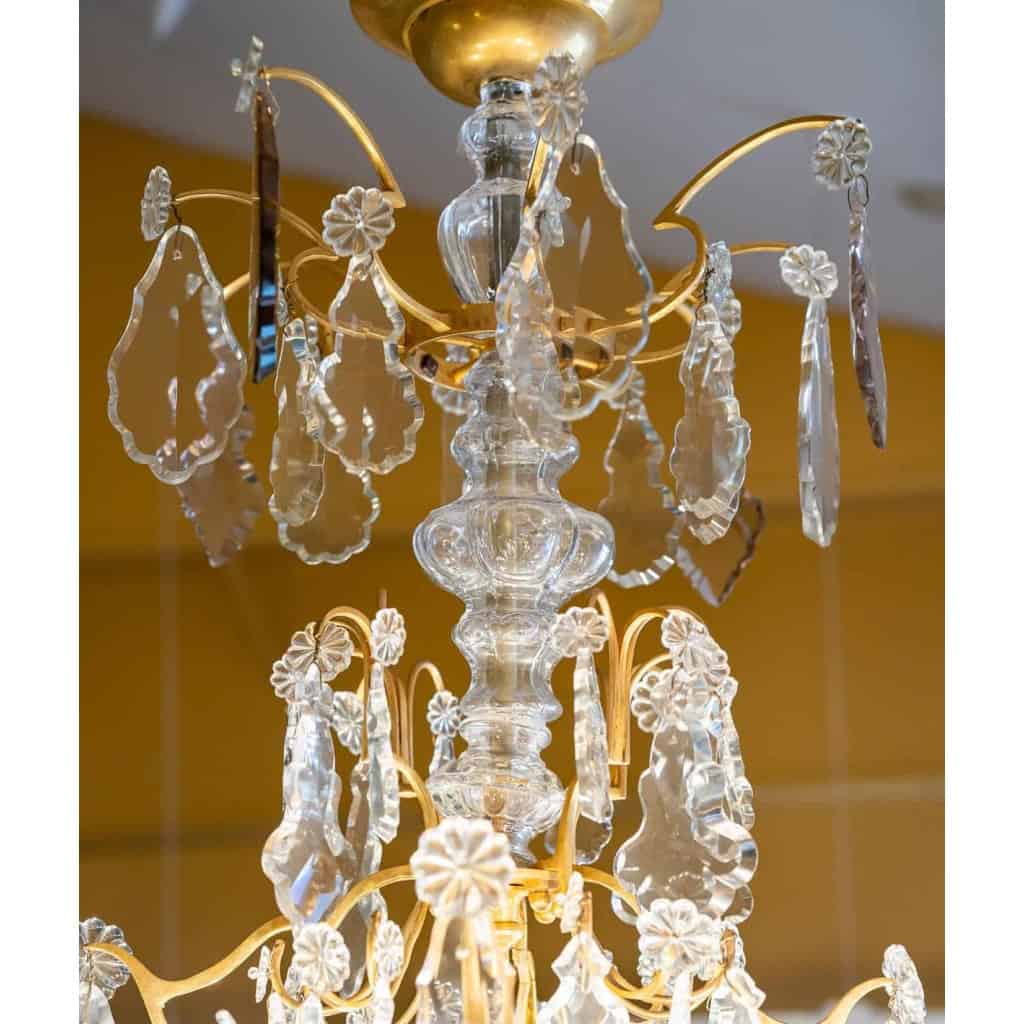Grand Lustre De Style Louis XV En Cristal Et Bronze Doré. Circa 1900 | Biron Grand Lustre De Style Louis XV En Cristal Et Bronze Doré. Circa 1900