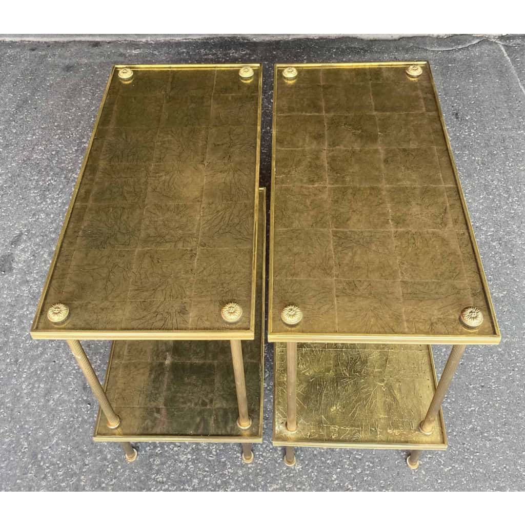 1950/70′ Paire De Bouts De Canapé Rectangulaires Maison Baguès Laiton et Bronze Plateaux Feuilles d or Fixées Sous Verre | Biron ||||||||||||