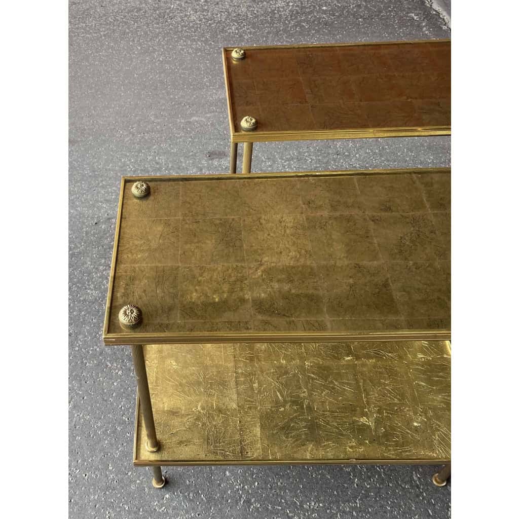 1950/70′ Paire De Bouts De Canapé Rectangulaires Maison Baguès Laiton et Bronze Plateaux Feuilles d or Fixées Sous Verre | Biron 1950/70′ Paire De Bouts De Canapé Rectangulaires Maison Baguès Laiton et Bronze Plateaux Feuilles d or Fixées Sous Verre