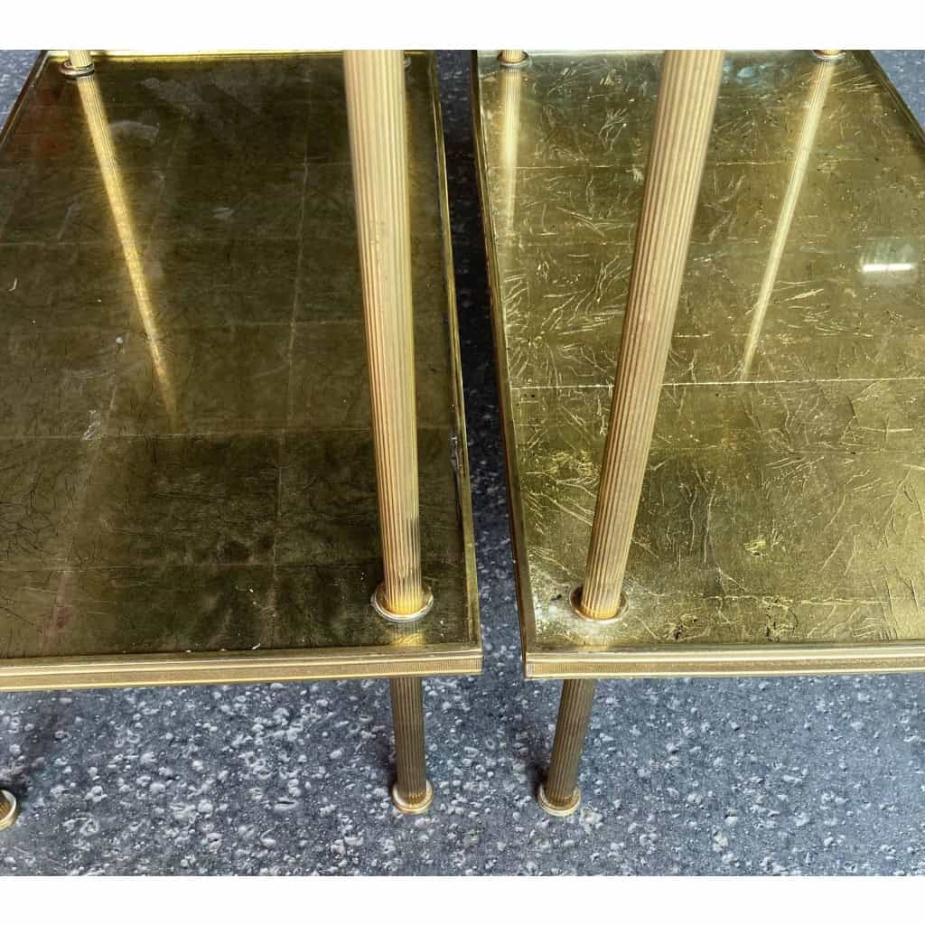 1950/70′ Paire De Bouts De Canapé Rectangulaires Maison Baguès Laiton et Bronze Plateaux Feuilles d or Fixées Sous Verre | Biron 1950/70′ Paire De Bouts De Canapé Rectangulaires Maison Baguès Laiton et Bronze Plateaux Feuilles d or Fixées Sous Verre