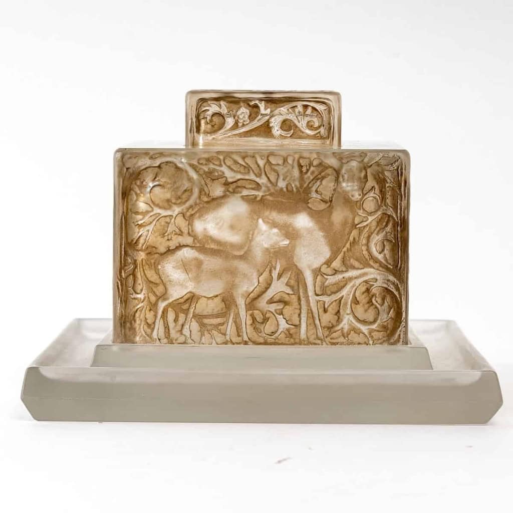 Encrier « Biches » verre blanc patiné sépia de René LALIQUE | Biron Encrier "Biches" verre blanc patiné sépia de René LALIQUE