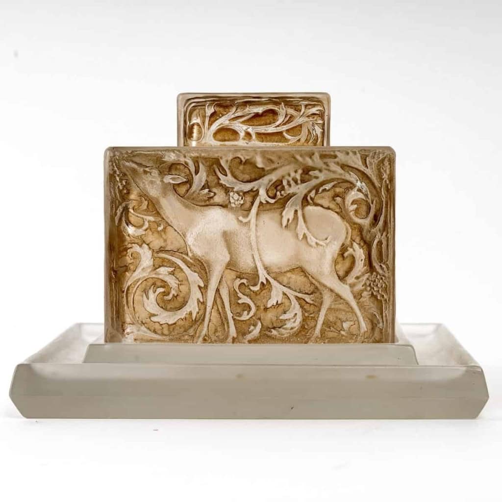Encrier « Biches » verre blanc patiné sépia de René LALIQUE | Biron Encrier "Biches" verre blanc patiné sépia de René LALIQUE