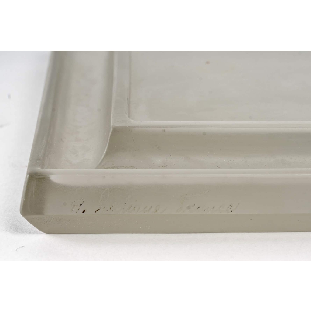 Encrier « Biches » verre blanc patiné sépia de René LALIQUE | Biron Encrier "Biches" verre blanc patiné sépia de René LALIQUE