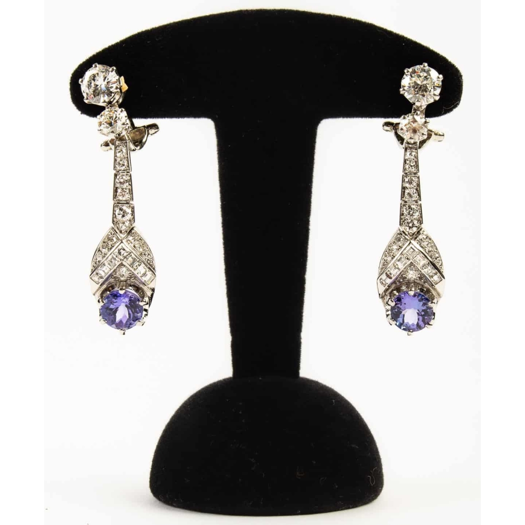 Pendants d’oreille en platine serties de diamants | Biron ||||||