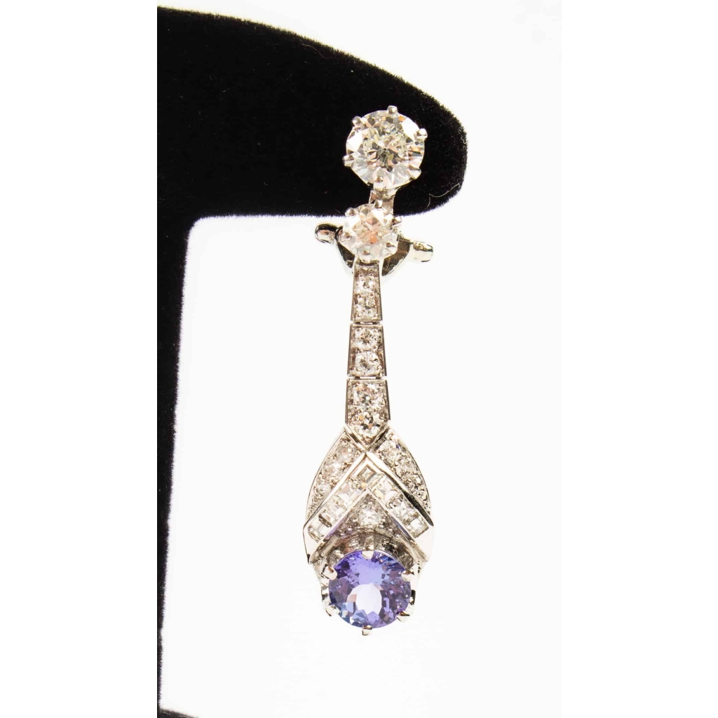 Pendants d’oreille en platine serties de diamants | Biron Pendants d'oreille en platine serties de diamants