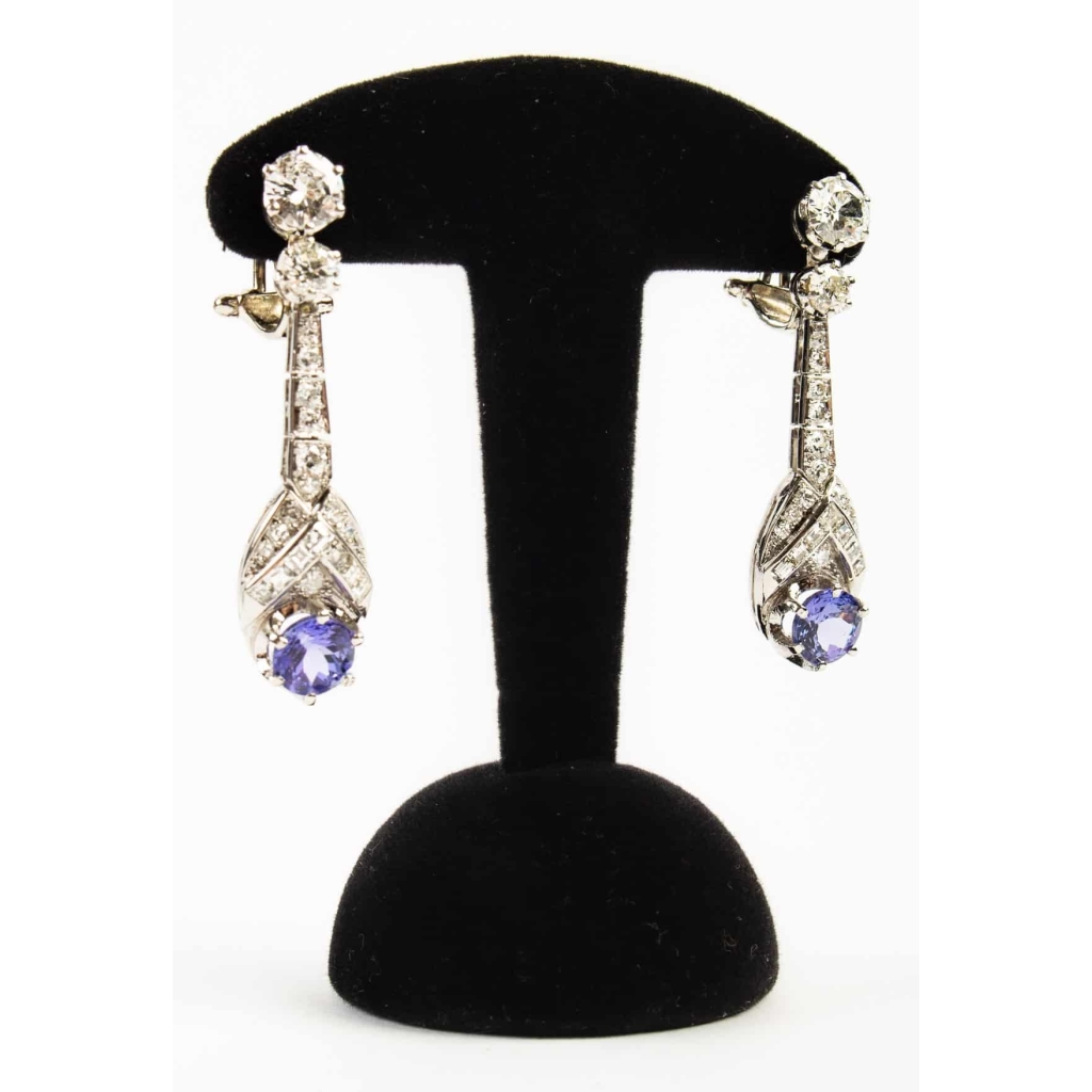 Pendants d’oreille en platine serties de diamants | Biron Pendants d'oreille en platine serties de diamants