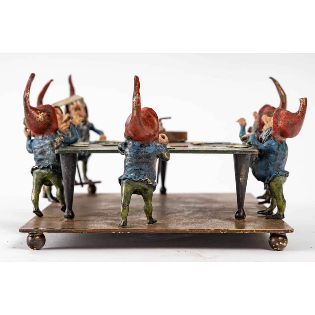 Bronze de Vienne Smurfs au casino, signé Bergman, fin XIXème siècle | Biron Bronze de Vienne Smurfs au casino, signé Bergman, fin XIXème siècle
