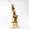 Chryséléphantine représentant une femme Branche à la main. | Biron Chryséléphantine représentant une femme Branche à la main.