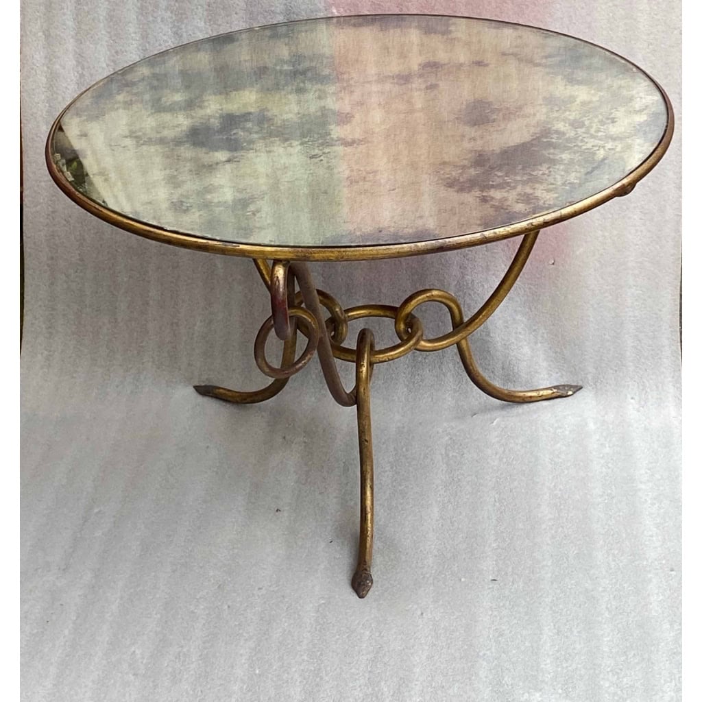 1940′ Table Basse Fer Battu Doré ,Entrelacs /René Drouet Diamètre: 90 Hauteur: 53 cm Ou René Prou/ Maison Franck Anvers