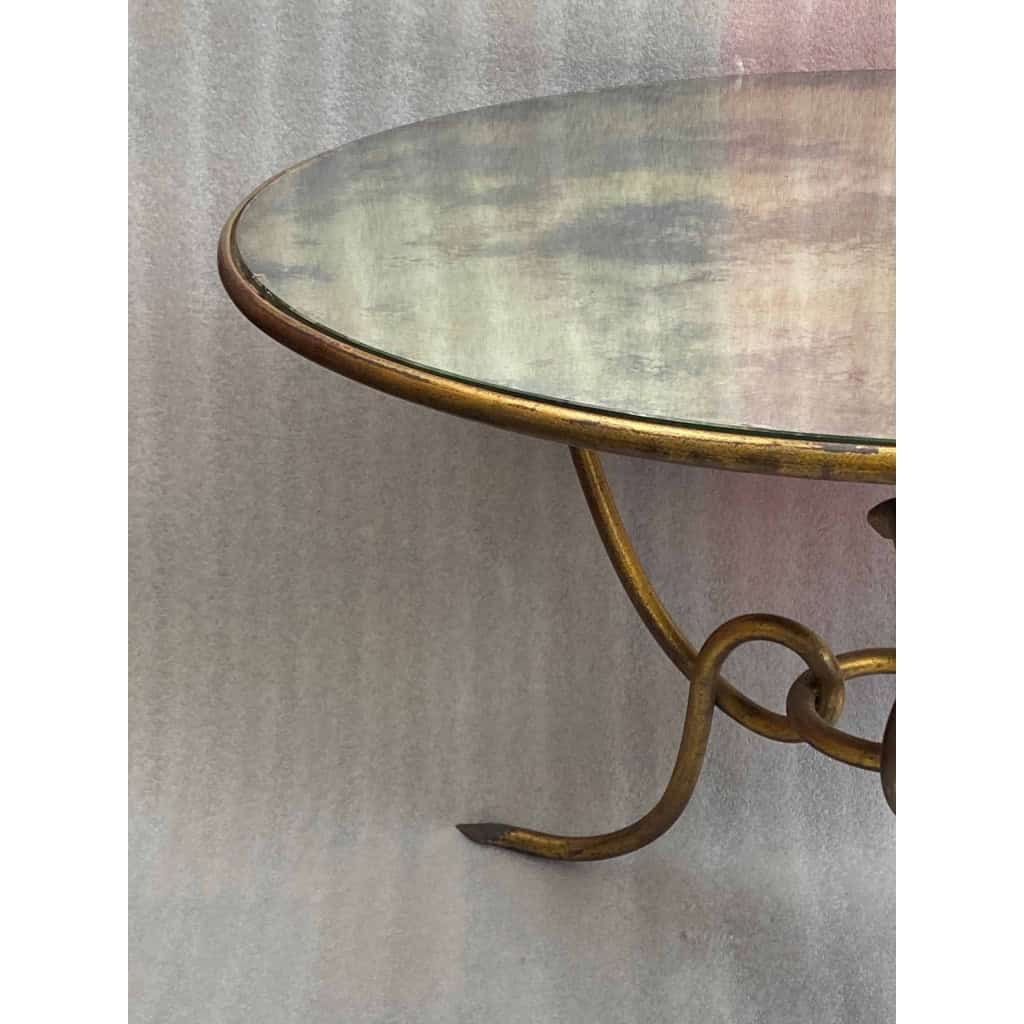 1940′ Table Basse Fer Battu Doré ,Entrelacs /René Drouet Diamètre: 90 Hauteur: 53 cm Ou René Prou/ Maison Franck Anvers