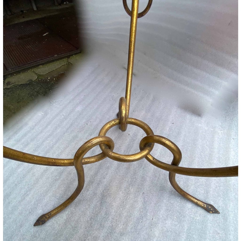 1940′ Table Basse Fer Battu Doré ,Entrelacs /René Drouet Diamètre: 90 Hauteur: 53 cm Ou René Prou/ Maison Franck Anvers