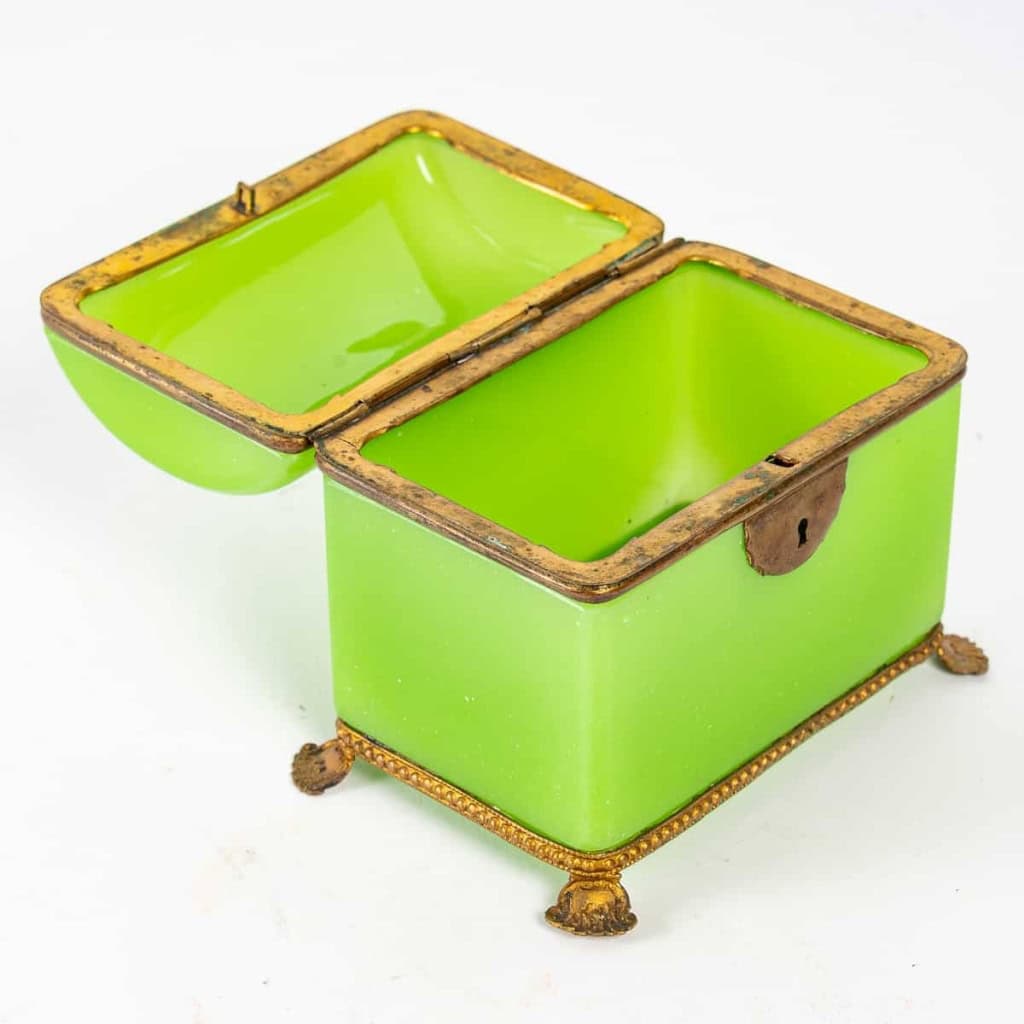 Rare ensemble d’opalines vert, XIXème | Biron Rare ensemble d'opalines vert, XIXème