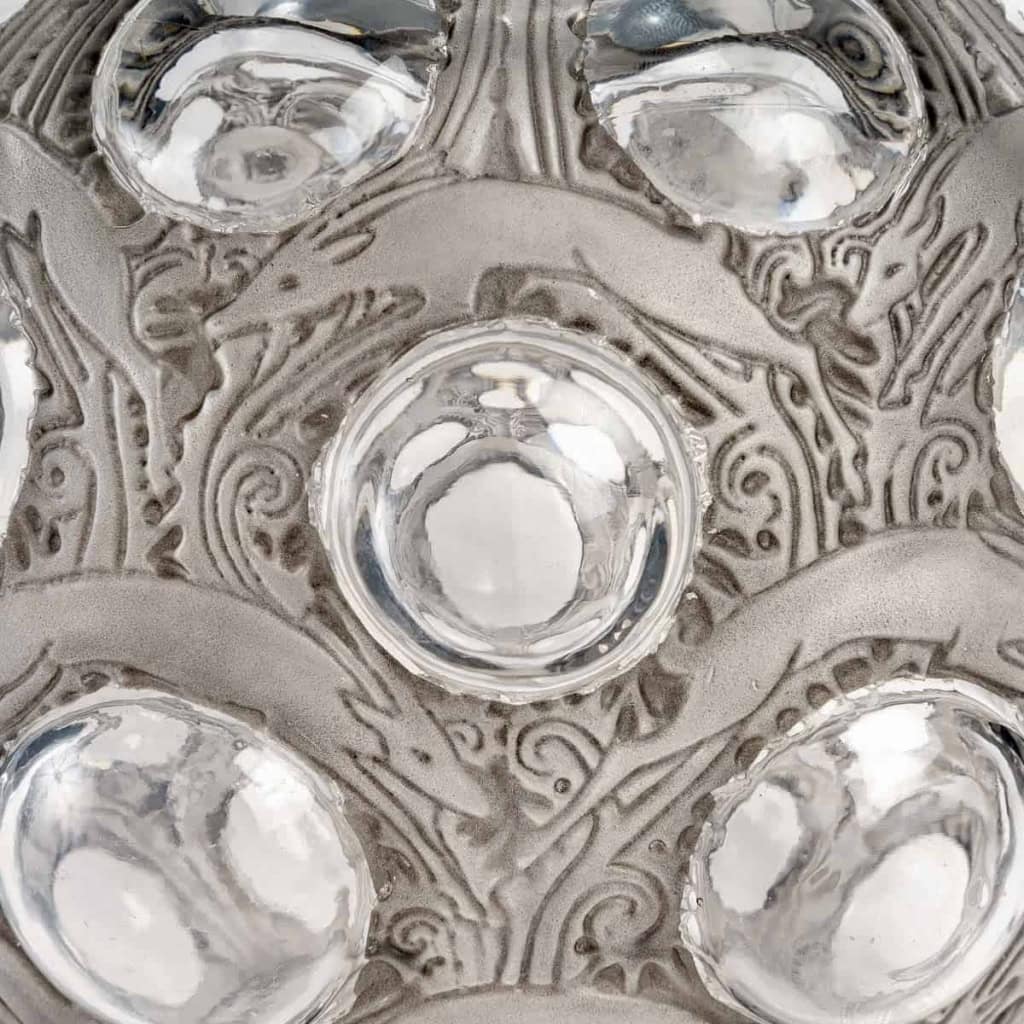 Vase « Antilopes » verre blanc patiné gris de René LALIQUE | Biron Vase "Antilopes" verre blanc patiné gris de René LALIQUE