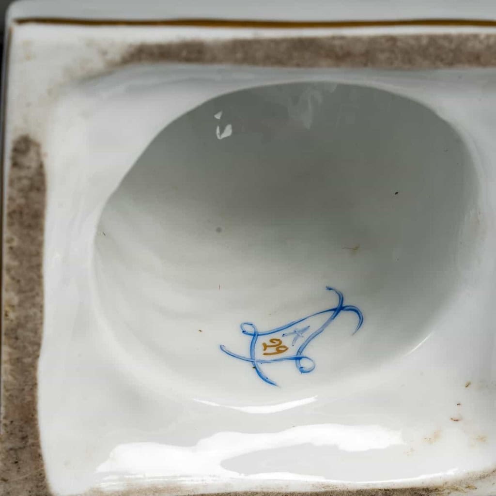 Bustes en porcelaine de Louis XVI et Marie Antoinette, Paris fin XIXème | Biron Bustes en porcelaine de Louis XVI et Marie Antoinette, Paris fin XIXème