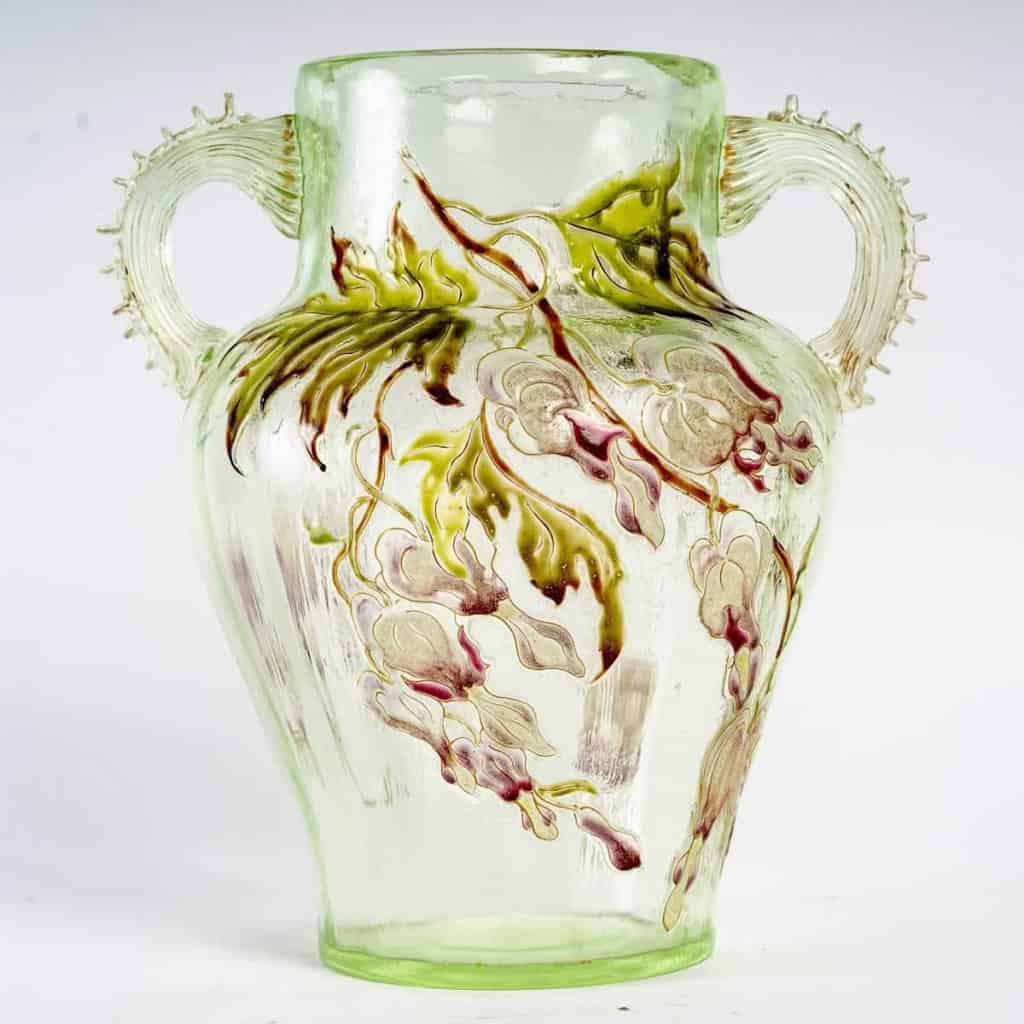 Vase Cristallerie à anses verre vert clair émaillé d’Emile Gallé | Biron |||||||||