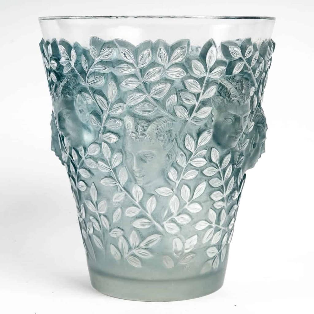 Vase « Silènes » verre blanc patiné bleu de René LALIQUE | Biron ||||||