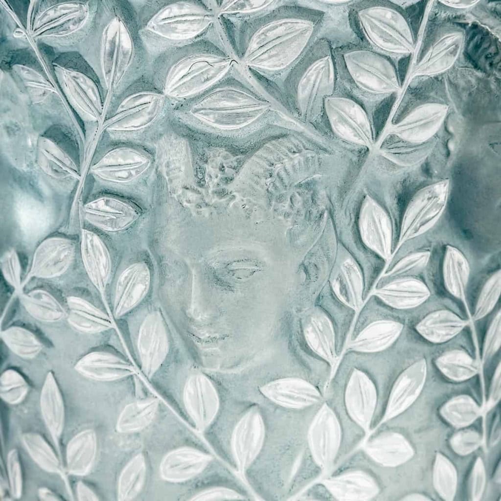 Vase « Silènes » verre blanc patiné bleu de René LALIQUE | Biron Vase "Silènes" verre blanc patiné bleu de René LALIQUE