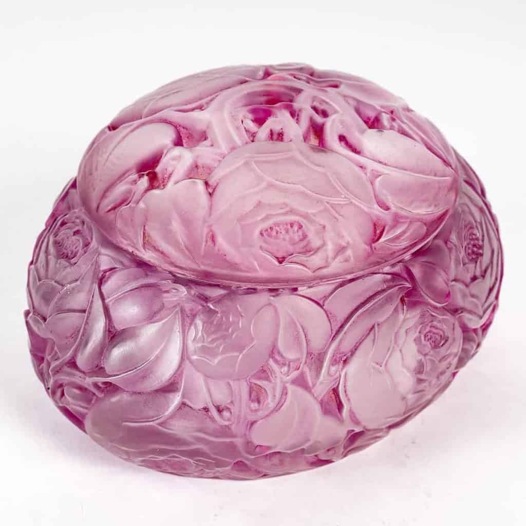 Boîte « Dinard » verre blanc patiné rose violet de René LALIQUE | Biron Boîte "Dinard" verre blanc patiné rose violet de René LALIQUE