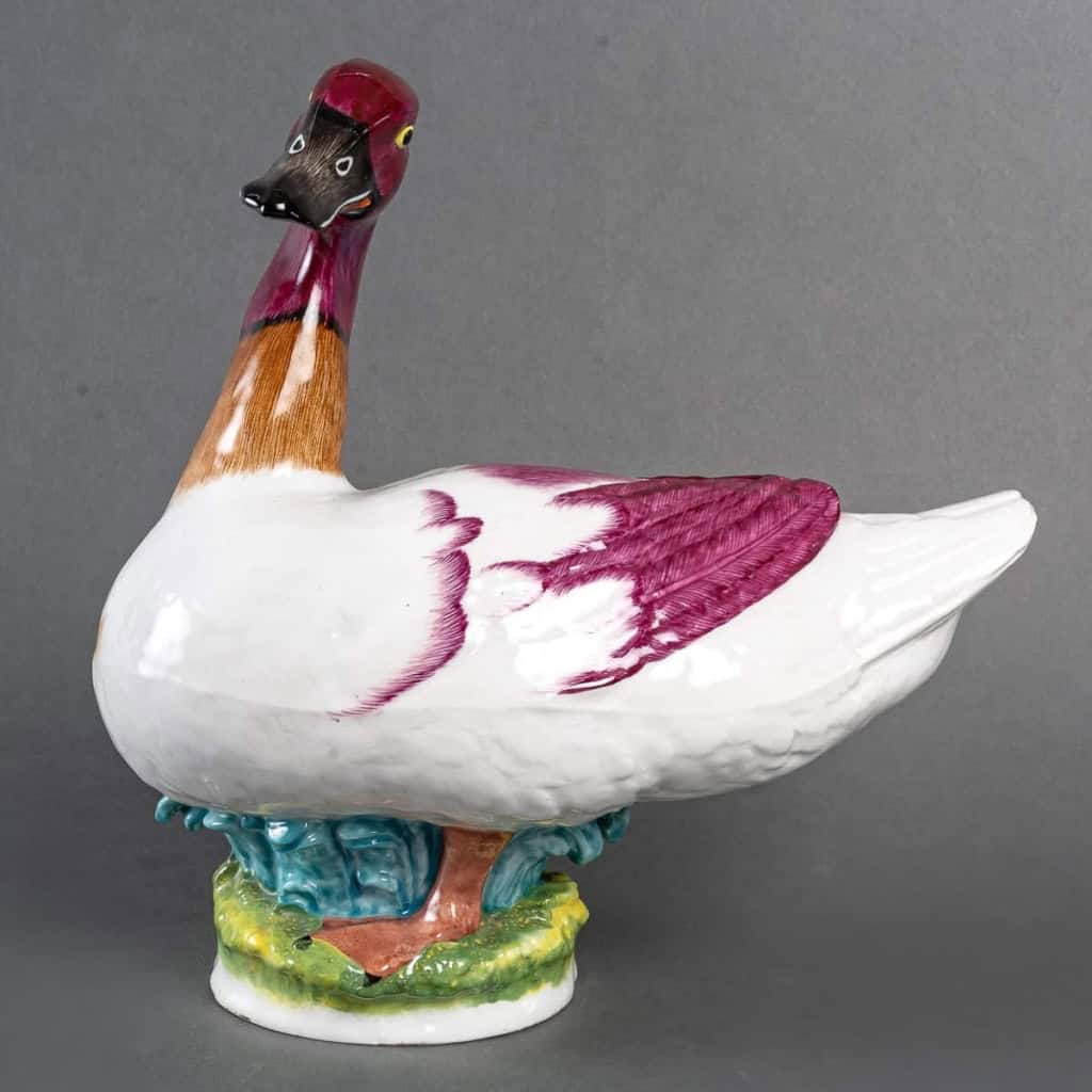 Canard en porcelaine, manufacture de Samson, XIXe siècle | Biron Canard en porcelaine, manufacture de Samson, XIXe siècle