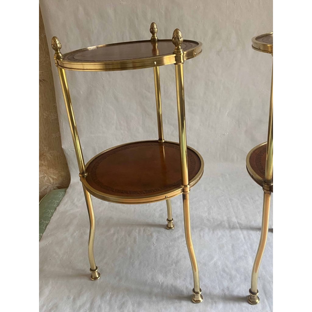 1970′ Paire De Guéridons Ou Sellettes Rondes Bronze Doré 2 Plateaux Gainés De Cuir Maison Jansen, Baguès Ou Charles | Biron 1970′ Paire De Guéridons Ou Sellettes Rondes Bronze Doré 2 Plateaux Gainés De Cuir Maison Jansen, Baguès Ou Charles